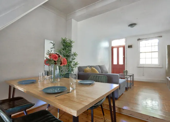 Delightful 2 Bedroom House Pyrmont 2 E-Bikes Included