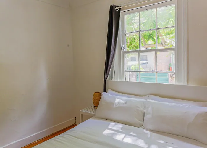 Delightful 2 Bedroom House Pyrmont 2 E-Bikes Included