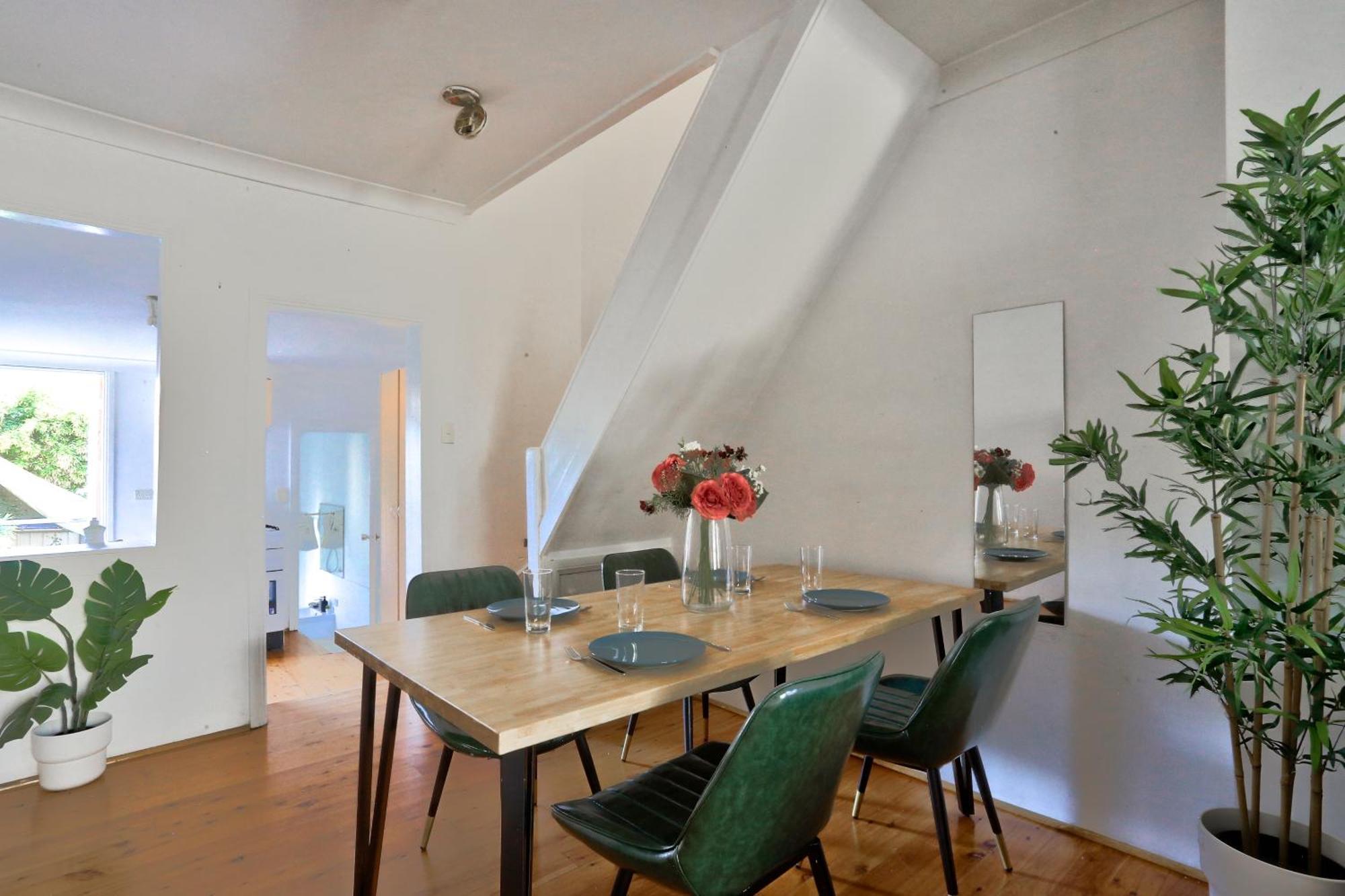 Delightful 2 Bedroom House Pyrmont 2 E-bikes Included * Sydney