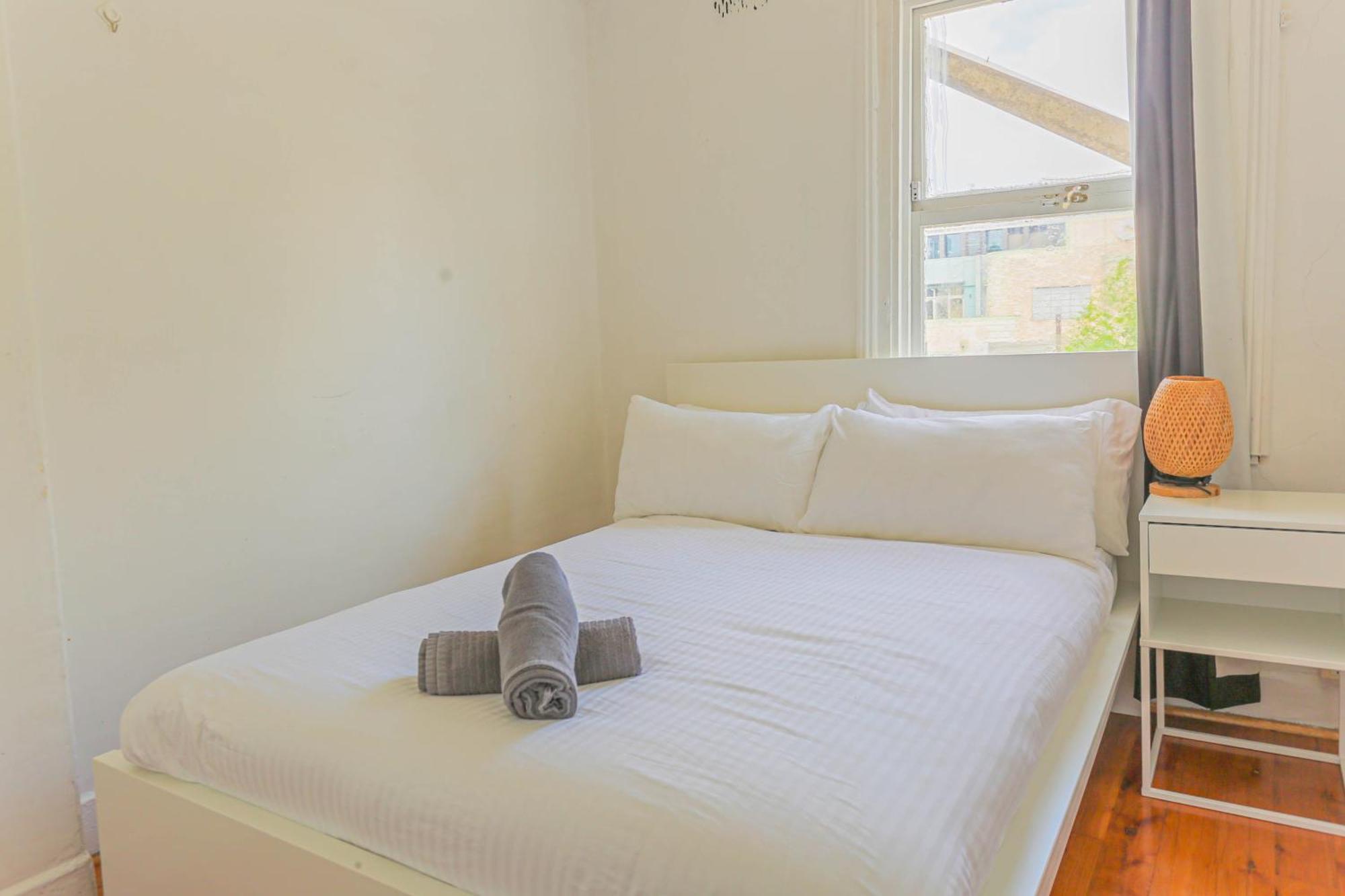 Delightful 2 Bedroom House Pyrmont 2 E-bikes Included Holiday home Sydney